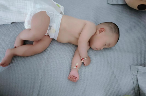 七台河宝宝积食发烧怎么处理